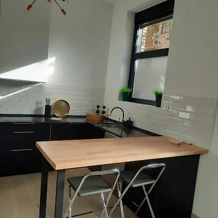 Apartment Colon 13 *