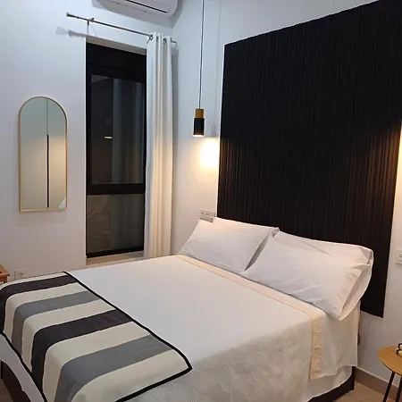 Apartment Colon 13 *
