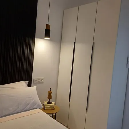 Apartment Colon 13 *