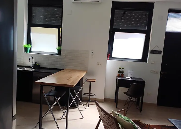 Apartment Colon 13 *